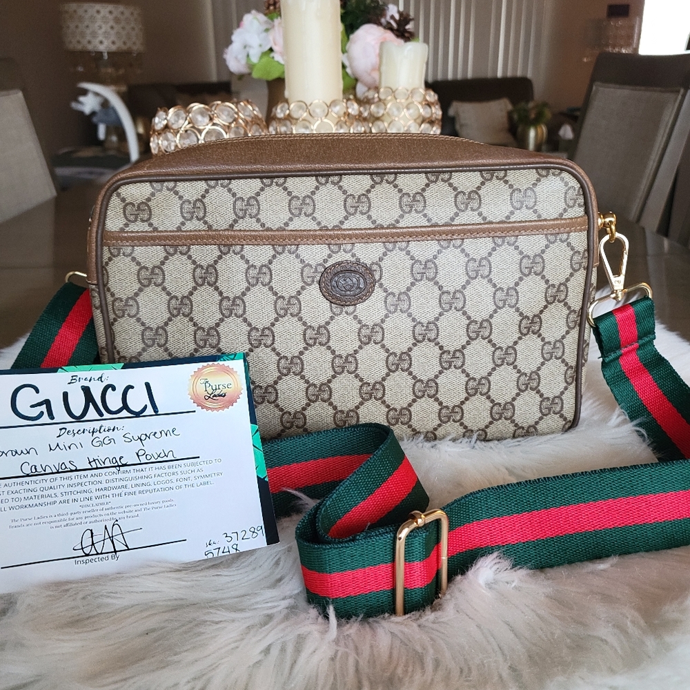 100% Authentic Gucci vintage GG canvas clutch crossbody